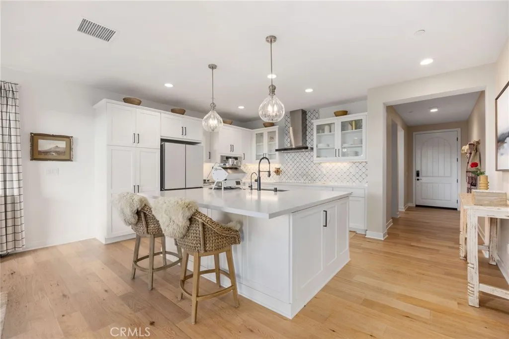https://cdn.realtyfeed.com/cdn/127/306721394/e0bebd501c476c43e720479c512ad967.webp