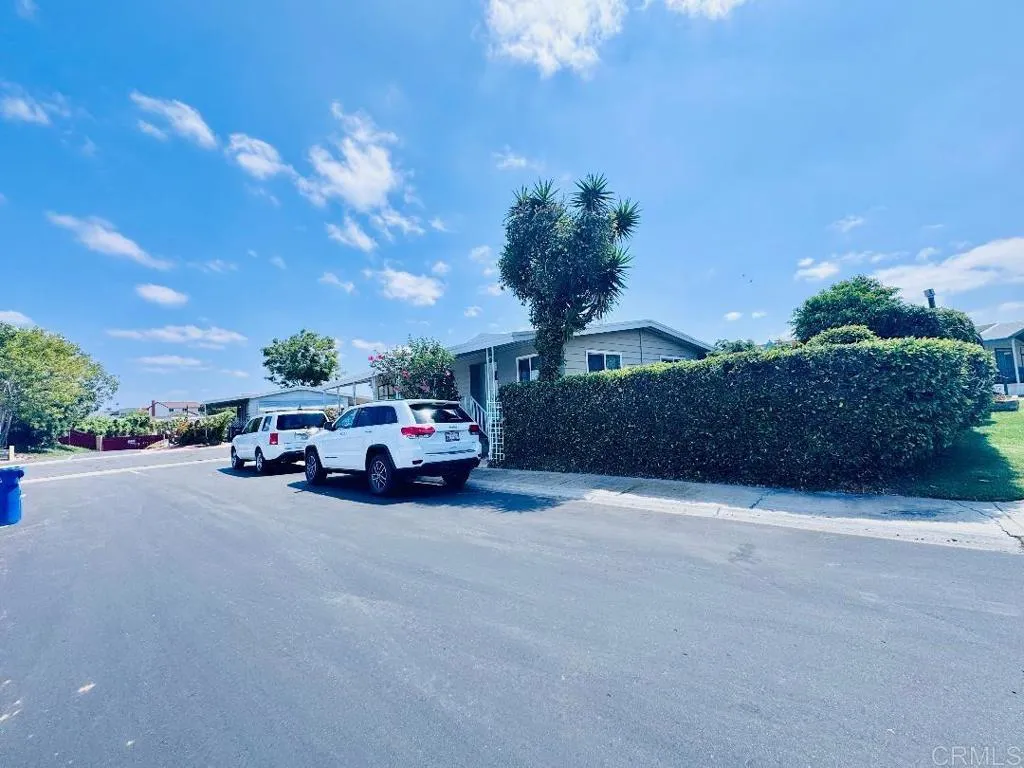 https://cdn.realtyfeed.com/cdn/127/306721406/694e19d2c8a1655457f060ba8419978b.webp