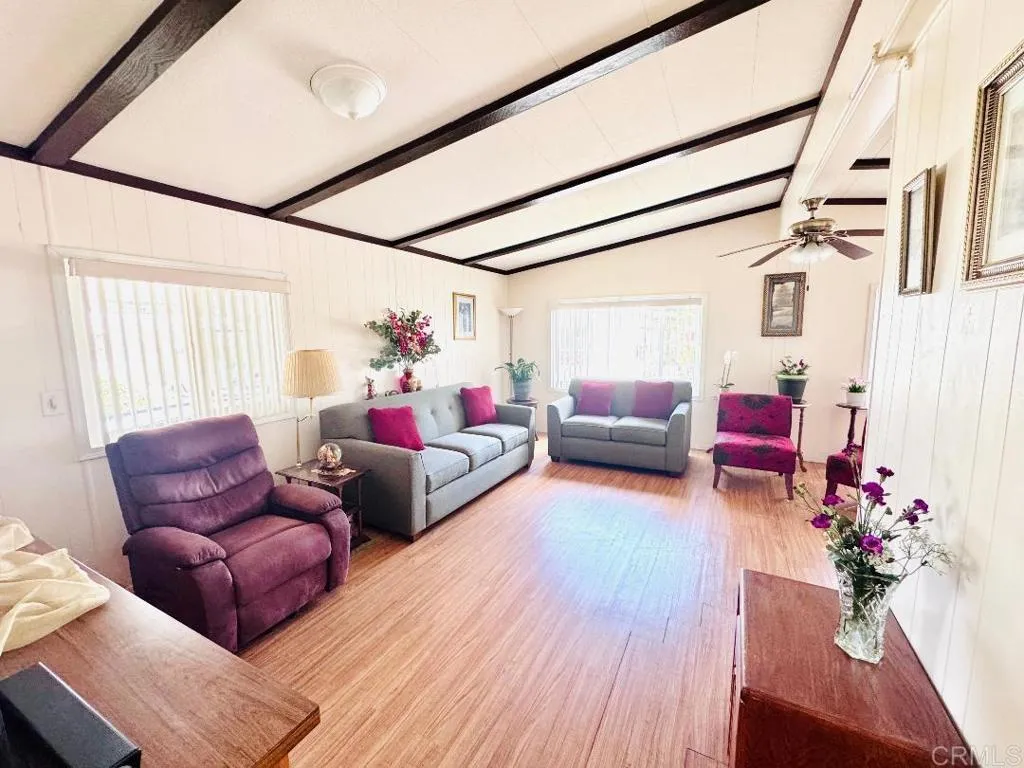 https://cdn.realtyfeed.com/cdn/127/306721406/69af0bcb6a42e2969971a7f4013cacd8.webp