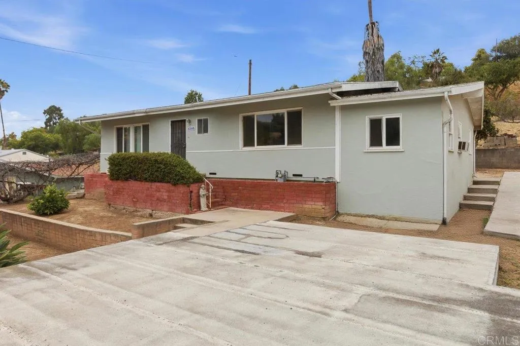 https://cdn.realtyfeed.com/cdn/127/306721456/8be6ac56e7772280f11fa15222f93abb.webp