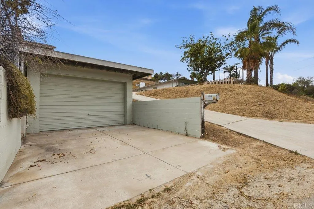 https://cdn.realtyfeed.com/cdn/127/306721456/9d1d6fbc011d98f6c1776efe638403a8.webp