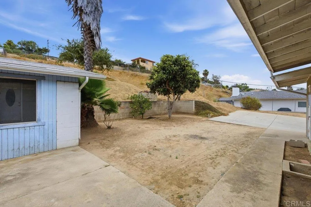 https://cdn.realtyfeed.com/cdn/127/306721456/faa9c9baaac5c8626c53ec2652c71193.webp