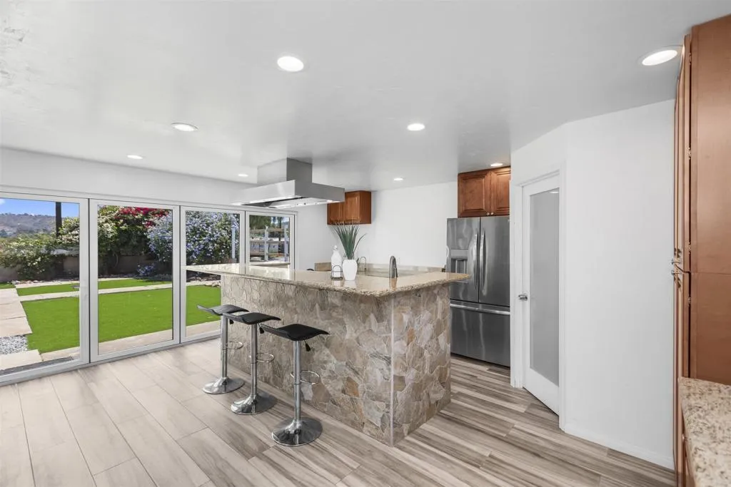 https://cdn.realtyfeed.com/cdn/127/306721457/6dd4b37ba405cef586fdfa39516f0a99.webp
