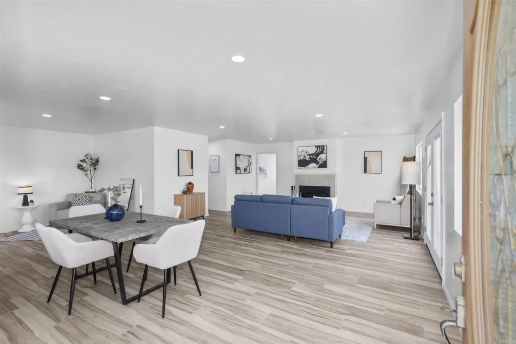 https://cdn.realtyfeed.com/cdn/127/306721457/7cc6a43c591b9ada3fdf34b8d3d0e268.webp