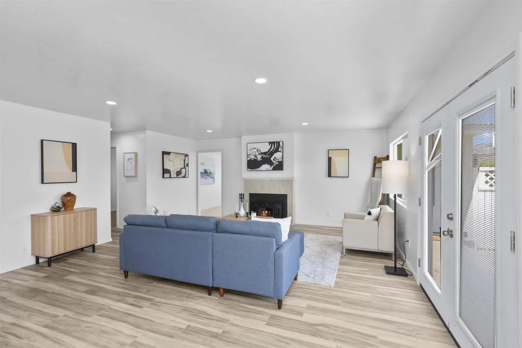 https://cdn.realtyfeed.com/cdn/127/306721457/b1d954672135ec73355bcbea1ec99fca.webp