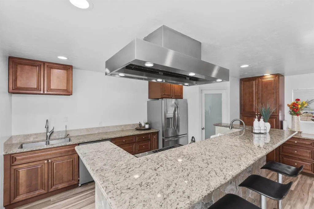 https://cdn.realtyfeed.com/cdn/127/306721457/ce0cfeb6e5294e660b29cd34953fd740.webp