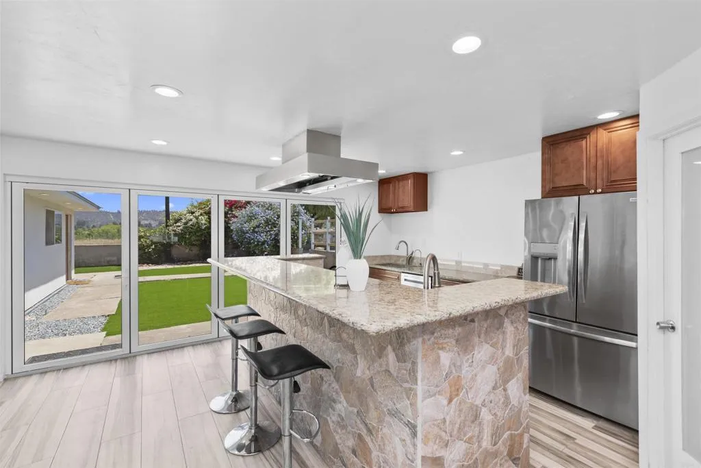 https://cdn.realtyfeed.com/cdn/127/306721457/de70bee162e515f55b0ca3dcccf8a1b8.webp