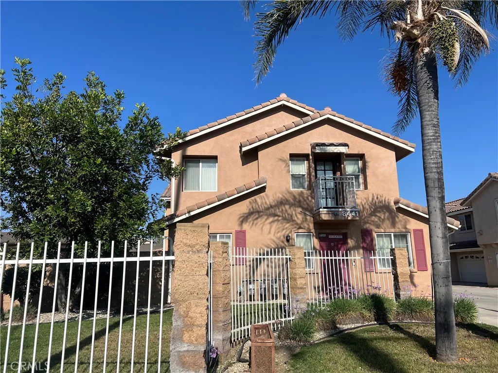 Fontana, CA 92335