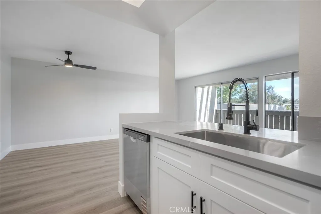 https://cdn.realtyfeed.com/cdn/127/306721567/eedc18d841d7df987faff16905036d7b.webp