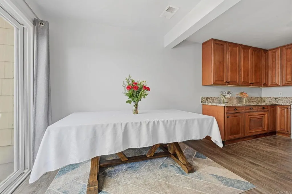 https://cdn.realtyfeed.com/cdn/127/306721621/59171c7f779f25f1bae42b09eef6b520.webp