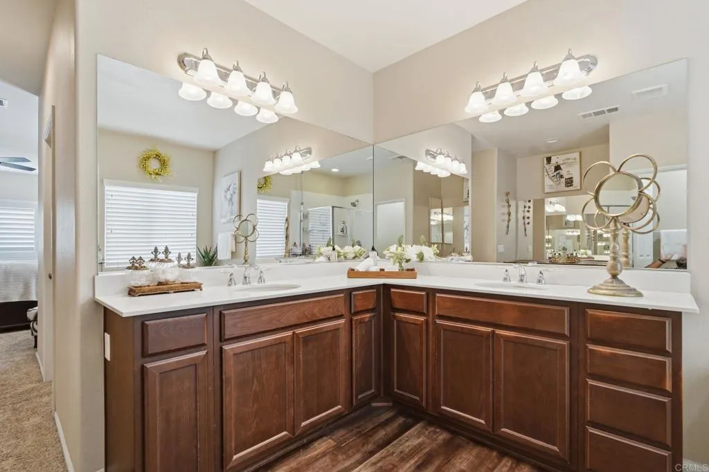 https://cdn.realtyfeed.com/cdn/127/306721623/926a2821951ac161f0a918f867aeafe4.webp