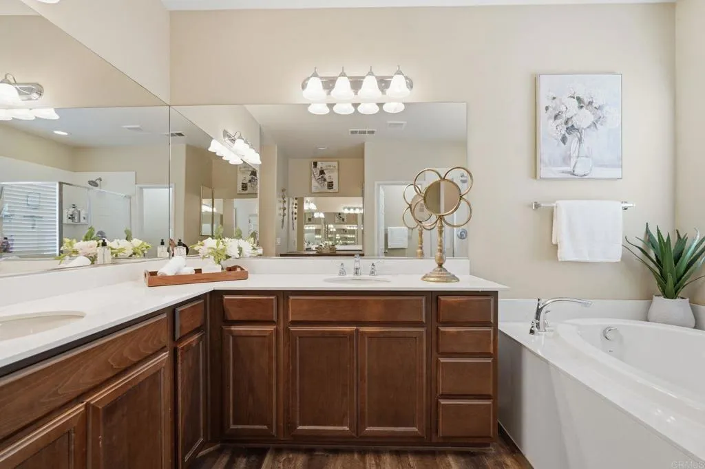 https://cdn.realtyfeed.com/cdn/127/306721623/e45e6e7bafd195d79bf15d7832e5303f.webp