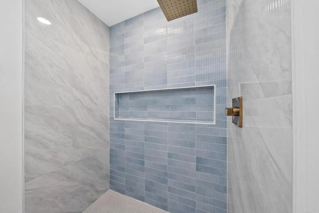 https://cdn.realtyfeed.com/cdn/127/306721626/ba385d5be7a573812b756d71ffb38023.webp