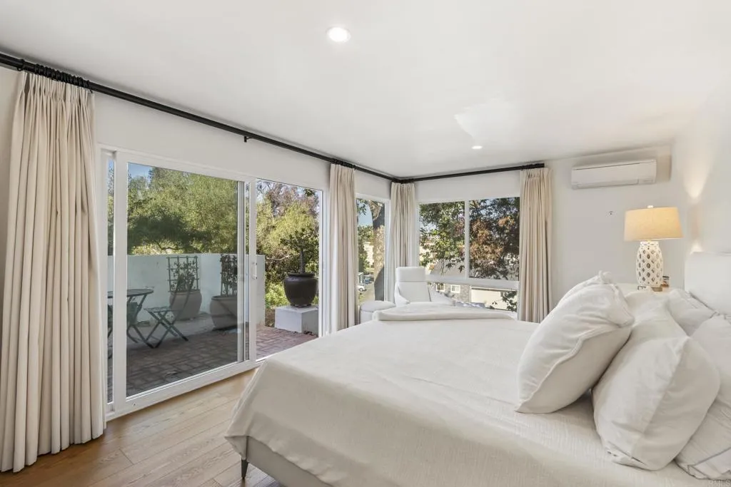 https://cdn.realtyfeed.com/cdn/127/306721641/c8a36bcff0b44d09d7b863a9fc20dc47.webp