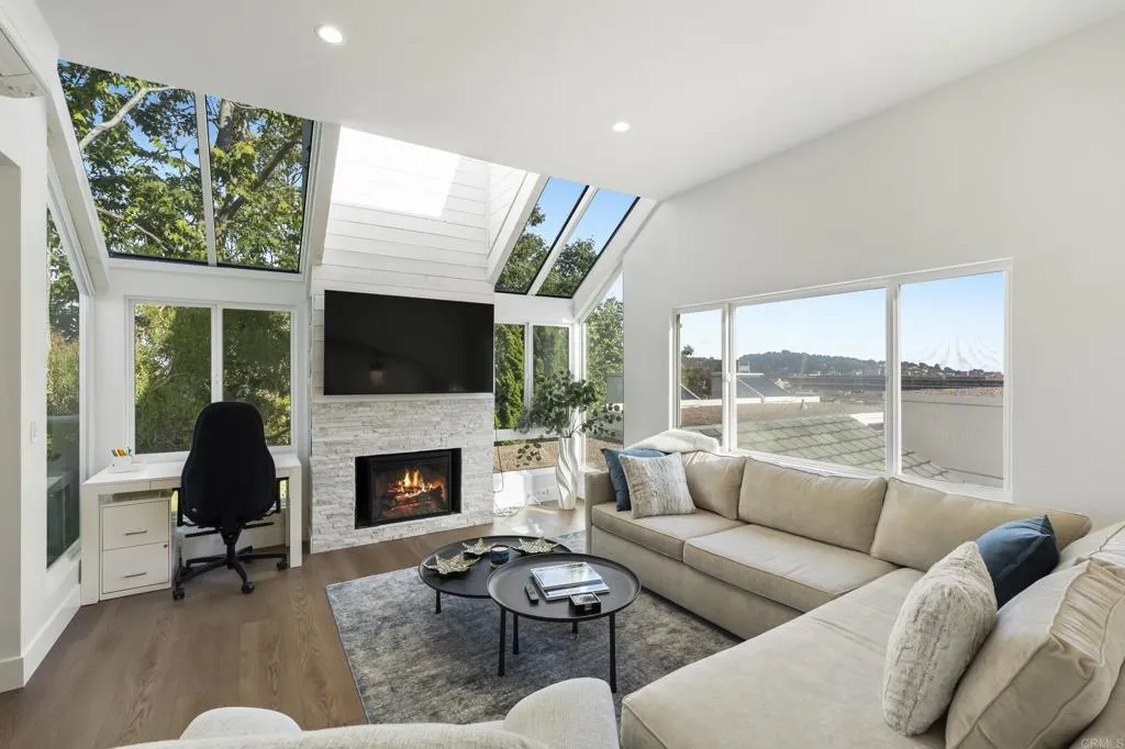 https://cdn.realtyfeed.com/cdn/127/306721641/e41397aaaffb46d670eaf43efecd5a96.webp