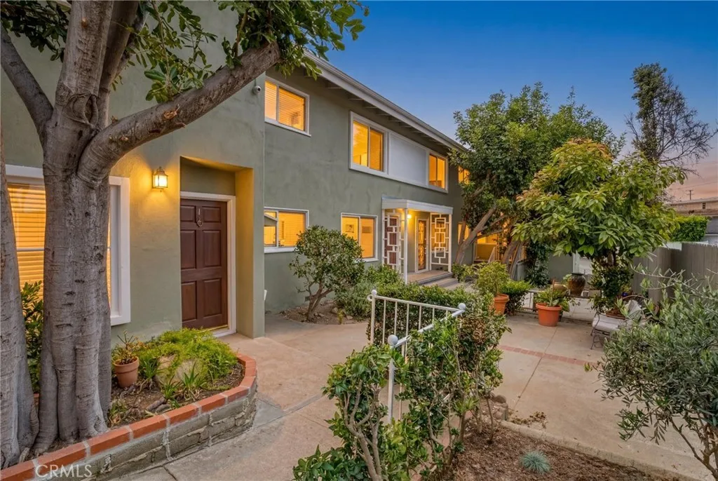 Pacific Palisades, CA 90272