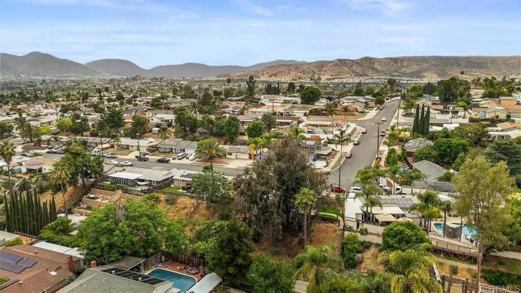 https://cdn.realtyfeed.com/cdn/127/306721689/63c9f264128e559baed370b138959d4f.webp