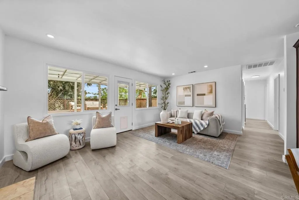 https://cdn.realtyfeed.com/cdn/127/306721689/76b7f67a5e001da0035235298eaf15f3.webp