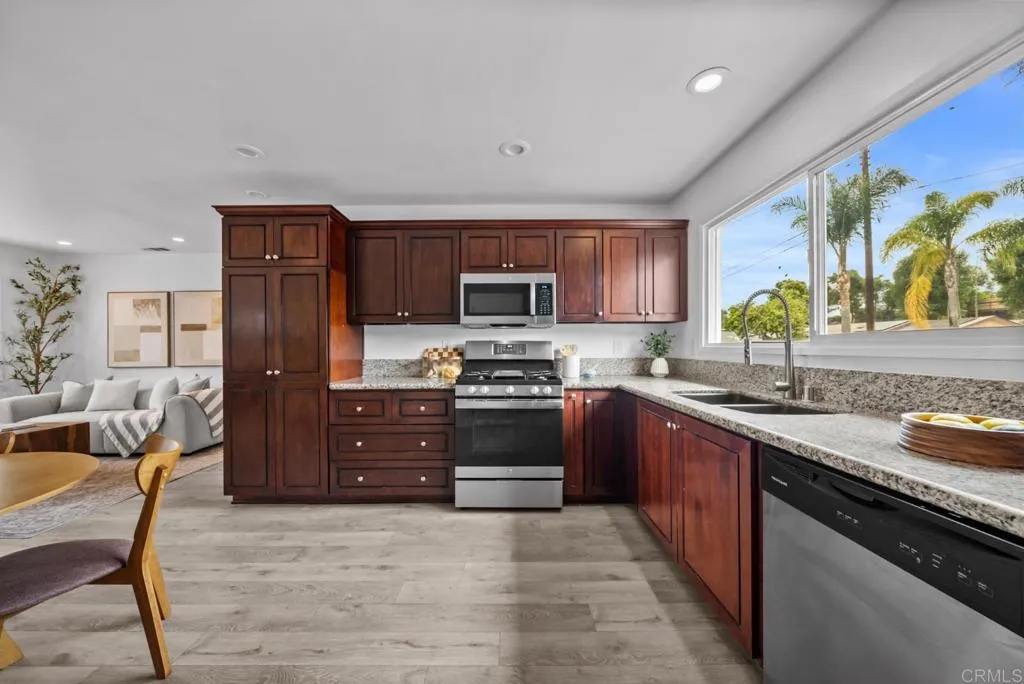 https://cdn.realtyfeed.com/cdn/127/306721689/76c7c3a330dacb0895f34f7c576bb28e.webp
