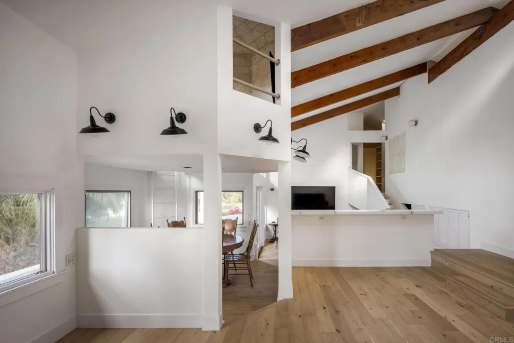 https://cdn.realtyfeed.com/cdn/127/306721707/1998352925a47ebf7991b6ea56f5edf2.webp
