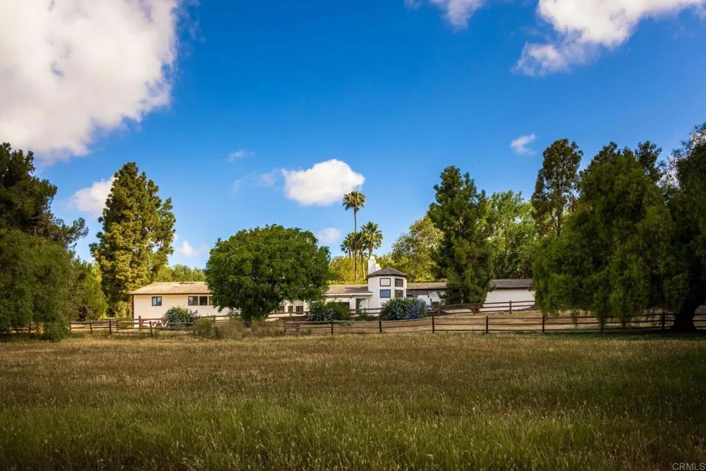 https://cdn.realtyfeed.com/cdn/127/306721707/5d3cfc68e39a694bcb9d48cb19f51931.webp