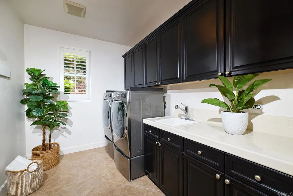 https://cdn.realtyfeed.com/cdn/127/306721831/32cb22a04e575bc34a3fec35a8a32f40.webp