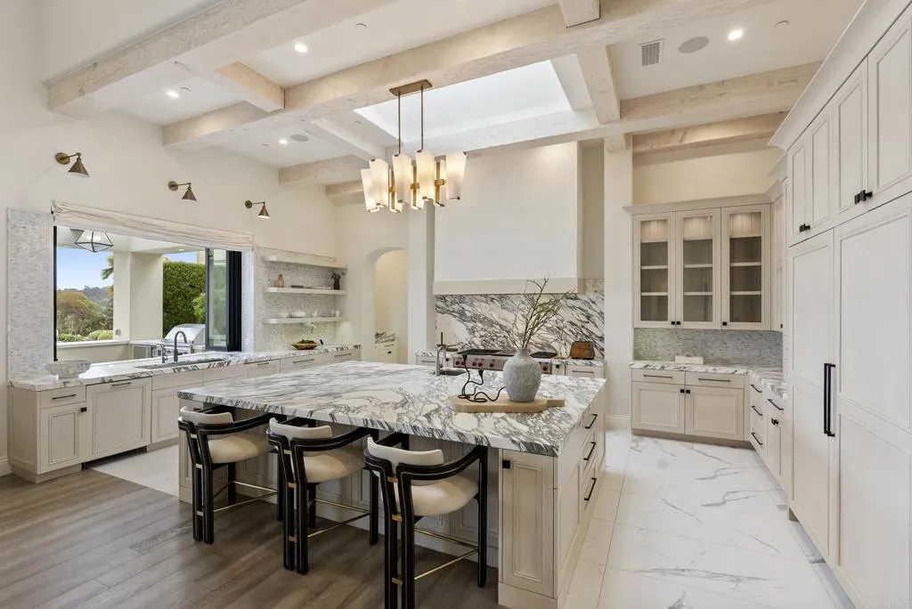 https://cdn.realtyfeed.com/cdn/127/306721884/5e4482ddeb661d17b2a9e63ac837875d.webp