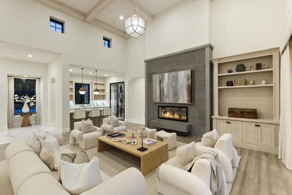 https://cdn.realtyfeed.com/cdn/127/306721884/82a78cf3150ea244a16fd2f458633a32.webp