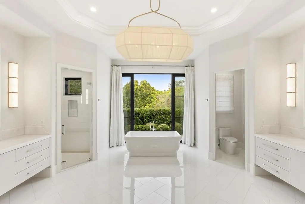 https://cdn.realtyfeed.com/cdn/127/306721884/fb8008fbc6ff8fb3a37a067e8c40b54c.webp
