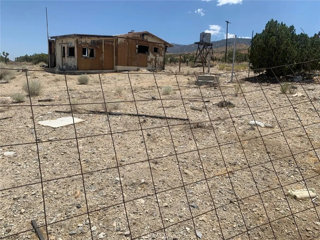 Llano, CA 93544