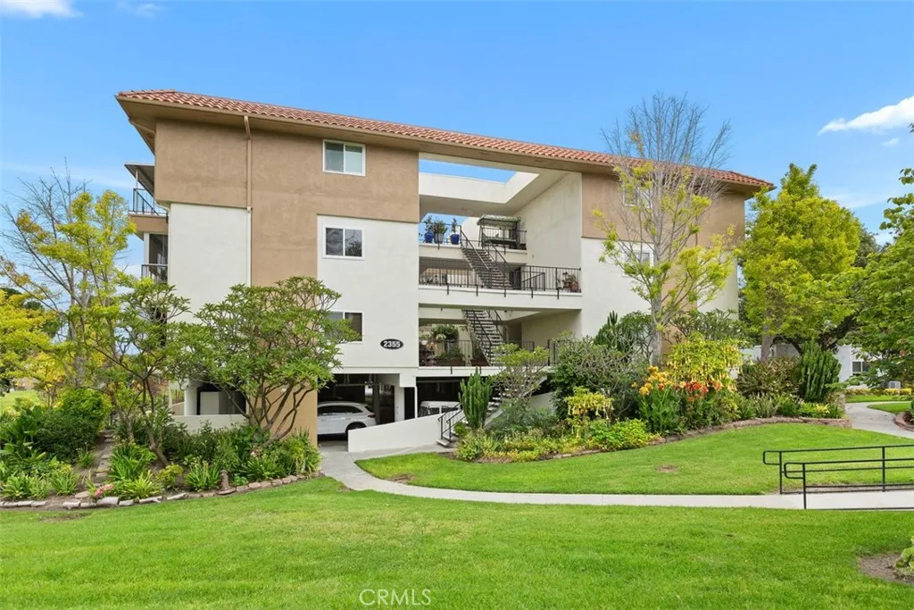 Laguna Woods, CA 92637