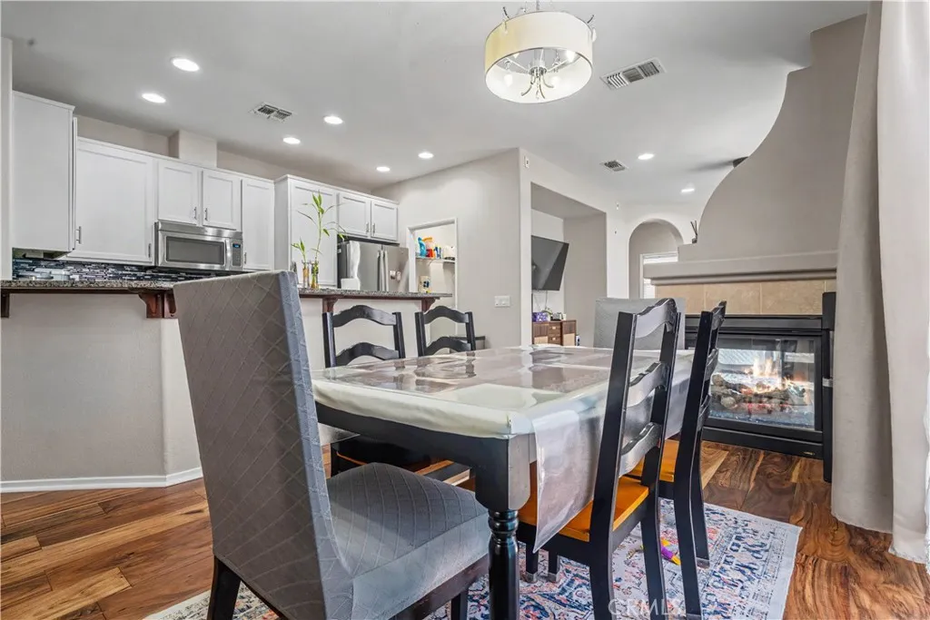 https://cdn.realtyfeed.com/cdn/127/306721936/11e82a0cc730d407daa7e43de7be3bd9.webp