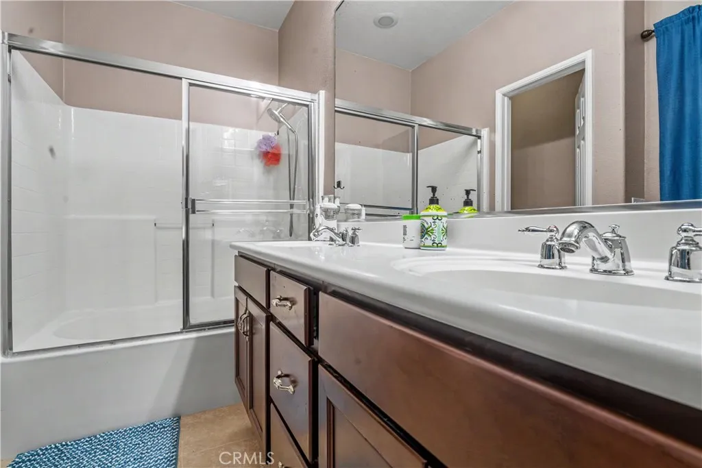 https://cdn.realtyfeed.com/cdn/127/306721936/4f486b2e5af615b6be996961bac70921.webp