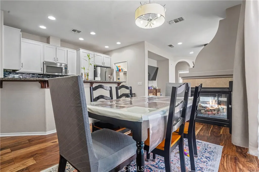 https://cdn.realtyfeed.com/cdn/127/306721936/ad187387a6e7384ed89f1dc4e7153fa9.webp