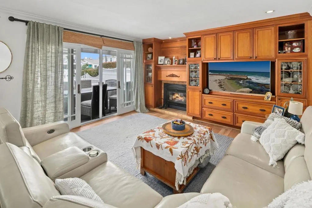 https://cdn.realtyfeed.com/cdn/127/306721955/17bf1e6ad04b555fd81ce600ec1d09fd.webp
