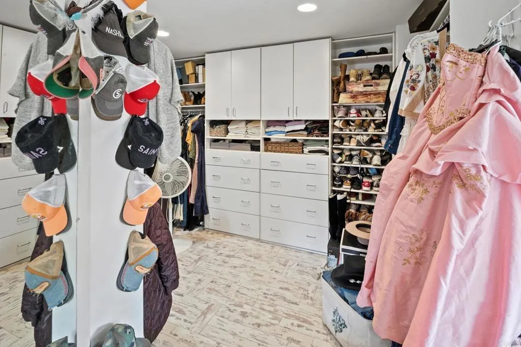 https://cdn.realtyfeed.com/cdn/127/306721955/3d79da1cc39e9014f40a3327ddaf7922.webp