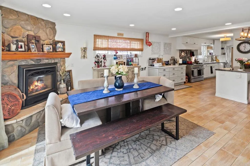 https://cdn.realtyfeed.com/cdn/127/306721955/b1ddcb749574fead51df7a1c931d2b97.webp
