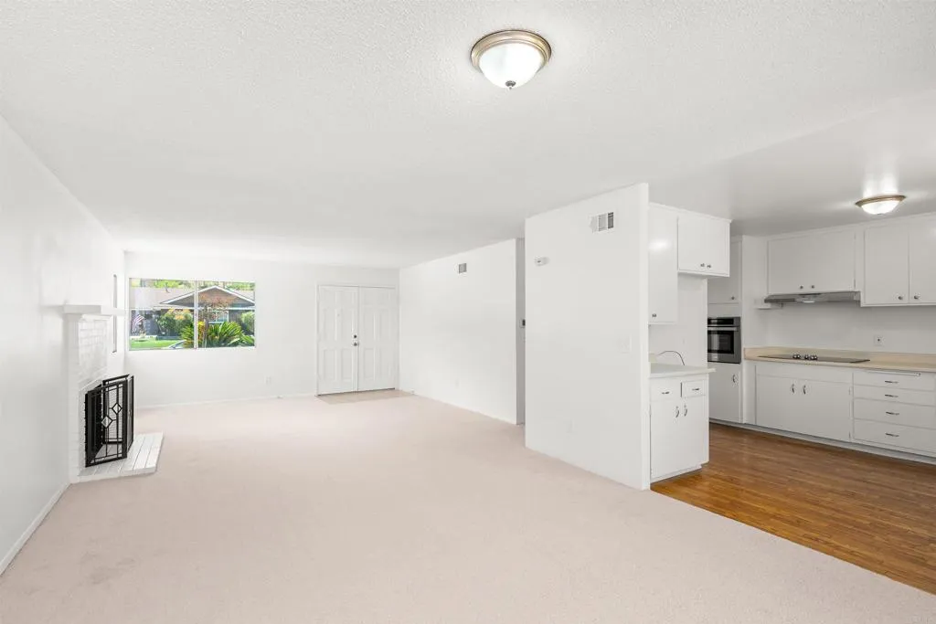 https://cdn.realtyfeed.com/cdn/127/306721991/08979e76b785f9b7f4a4493740b659cf.webp