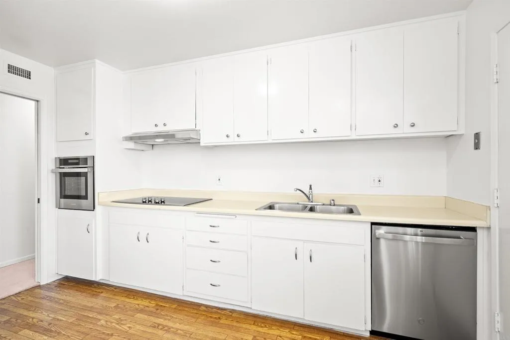 https://cdn.realtyfeed.com/cdn/127/306721991/1e7276efe1c87e56df9c3467c84adb2b.webp