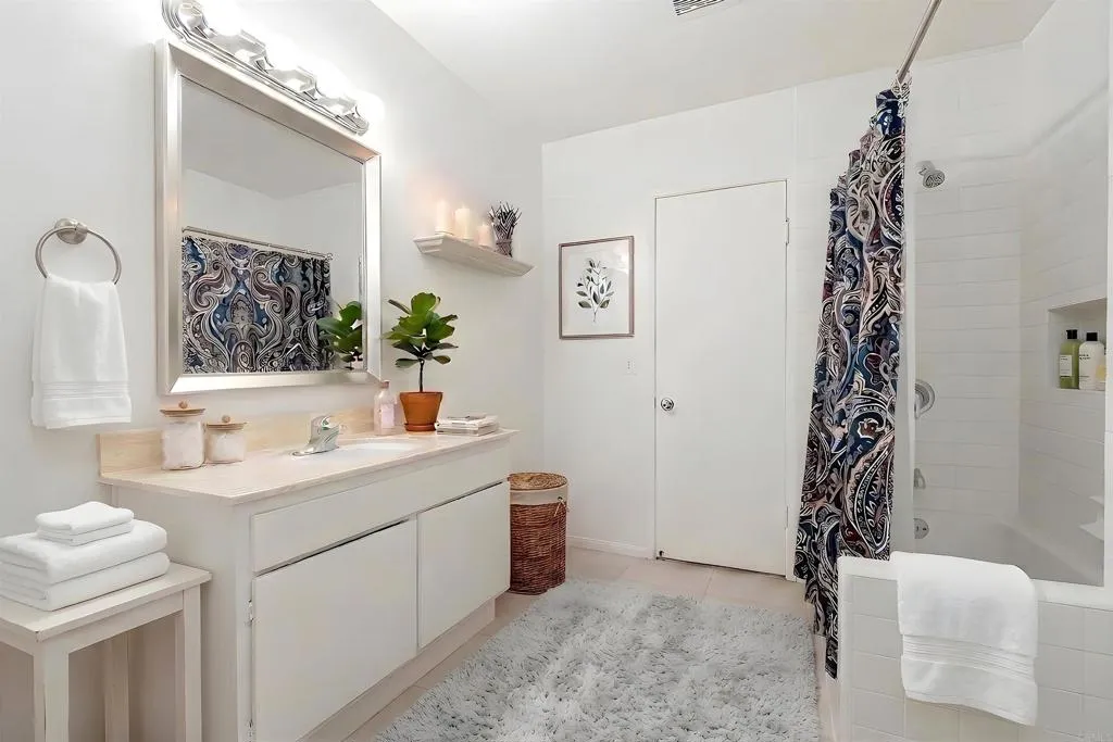 https://cdn.realtyfeed.com/cdn/127/306721991/378c9ee2c50e37a9b07d8c86b8c7a26f.webp