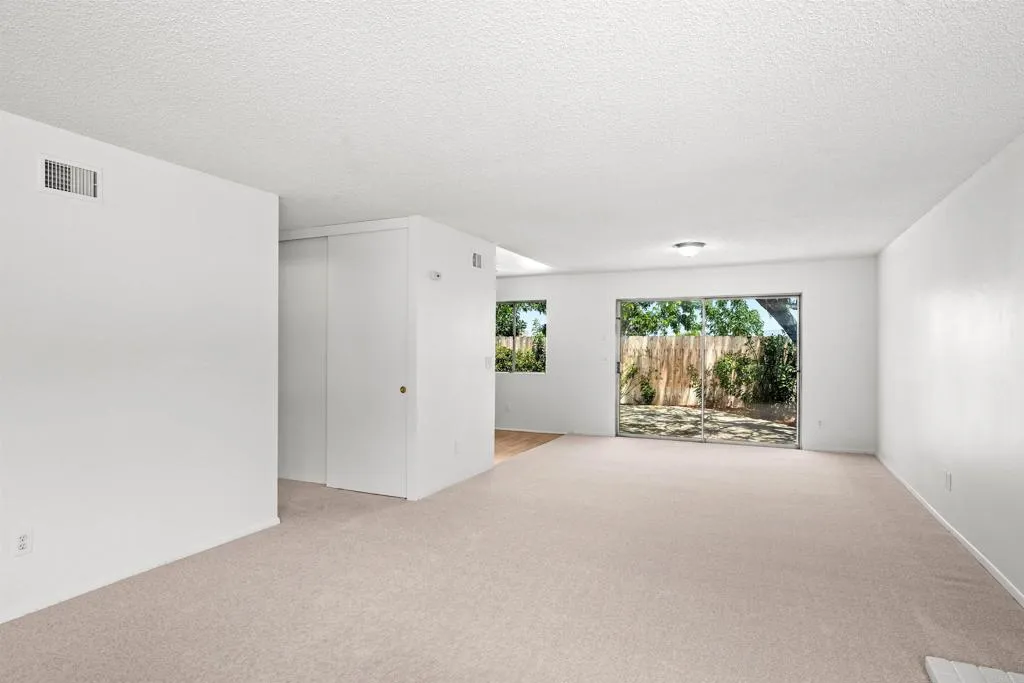 https://cdn.realtyfeed.com/cdn/127/306721991/3b6a6ff3be357ca800fa2f3369d49d77.webp