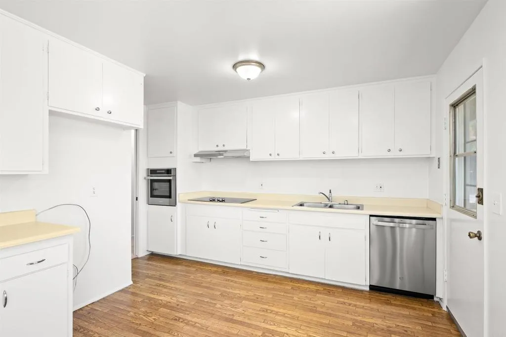 https://cdn.realtyfeed.com/cdn/127/306721991/3f3546b7d51985450b363e316f2e7118.webp