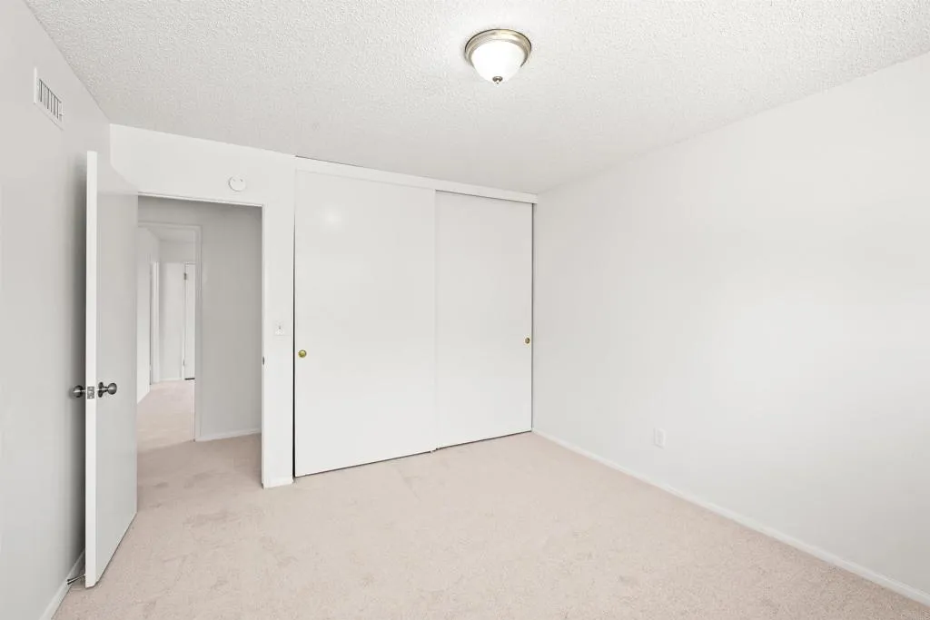 https://cdn.realtyfeed.com/cdn/127/306721991/776bfe6b7f62e5443c8a74805b085ba8.webp
