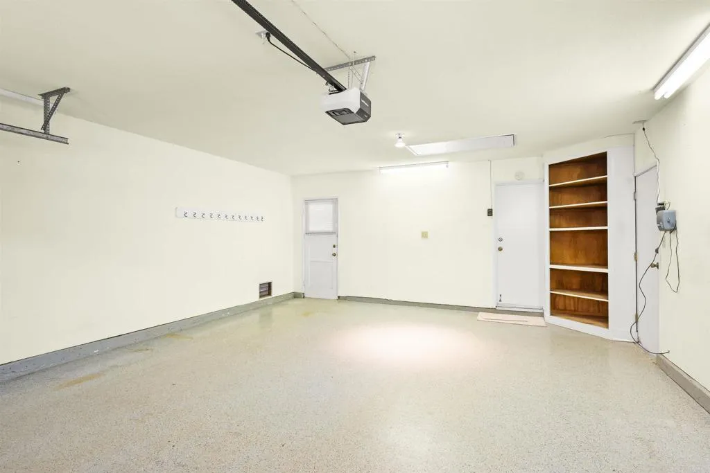 https://cdn.realtyfeed.com/cdn/127/306721991/ff50c9fe7613bbe9db2e3ec63002a592.webp