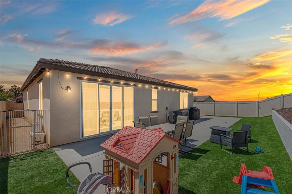 Hemet, CA 92543