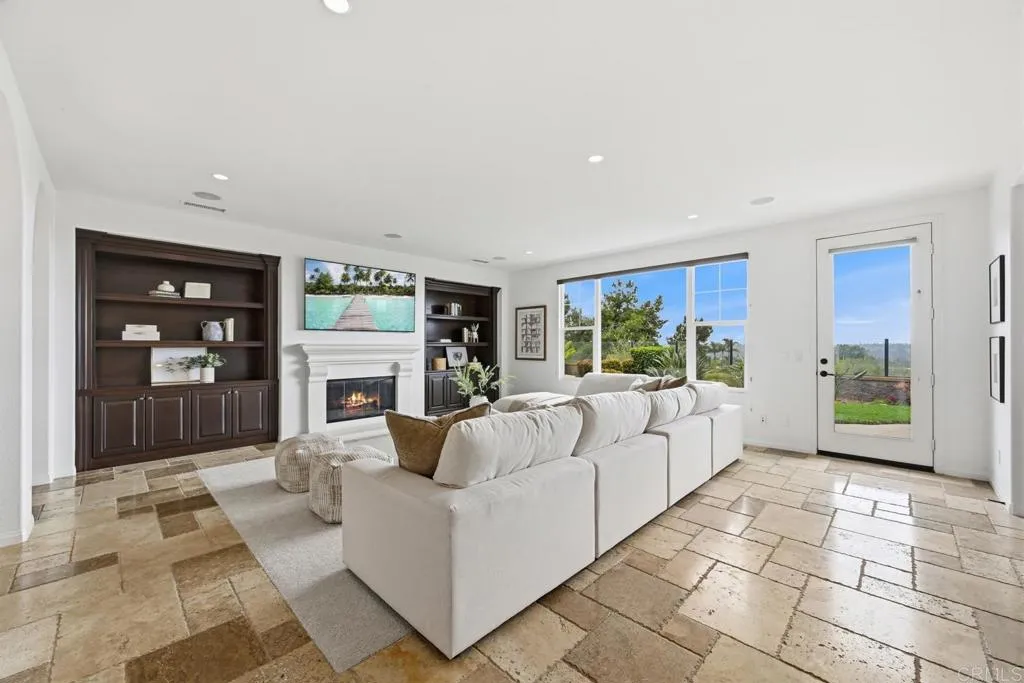 https://cdn.realtyfeed.com/cdn/127/306722087/792dc5d3ffca0515c75b1ce80d0fe06e.webp