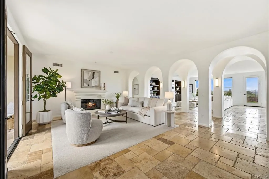 https://cdn.realtyfeed.com/cdn/127/306722087/83f352b4024685b83242f33844dee52c.webp