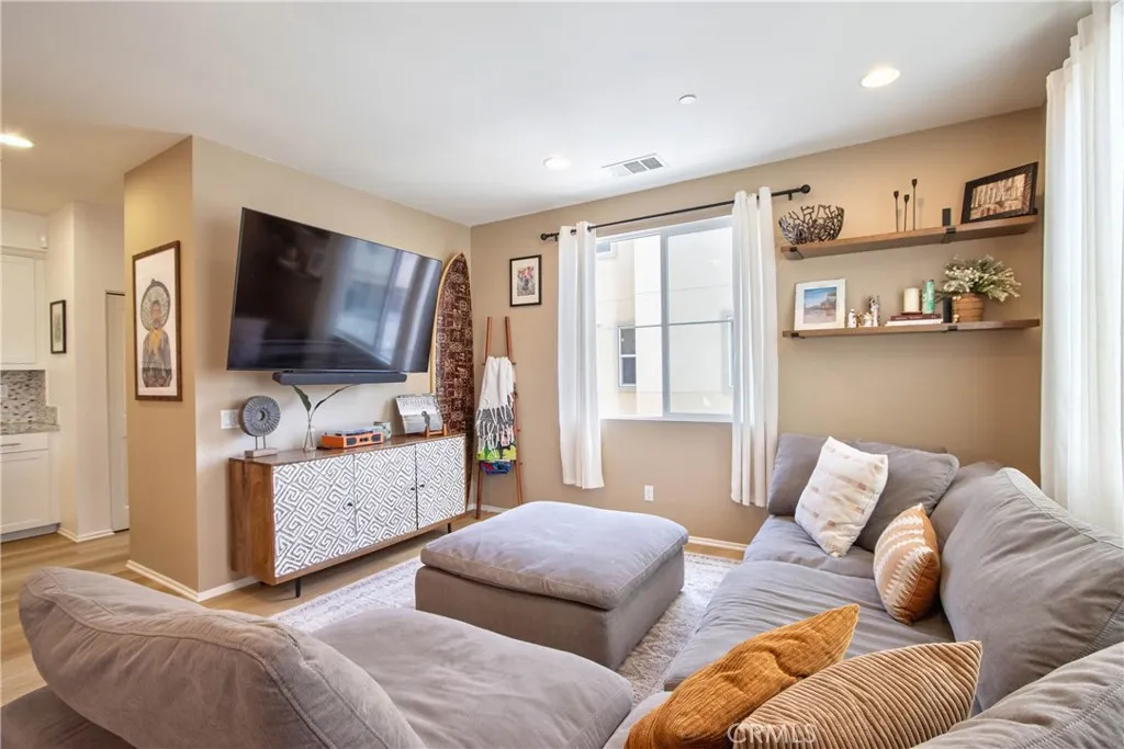 https://cdn.realtyfeed.com/cdn/127/306722122/131f4bb34c0b760d82460909a9947875.webp