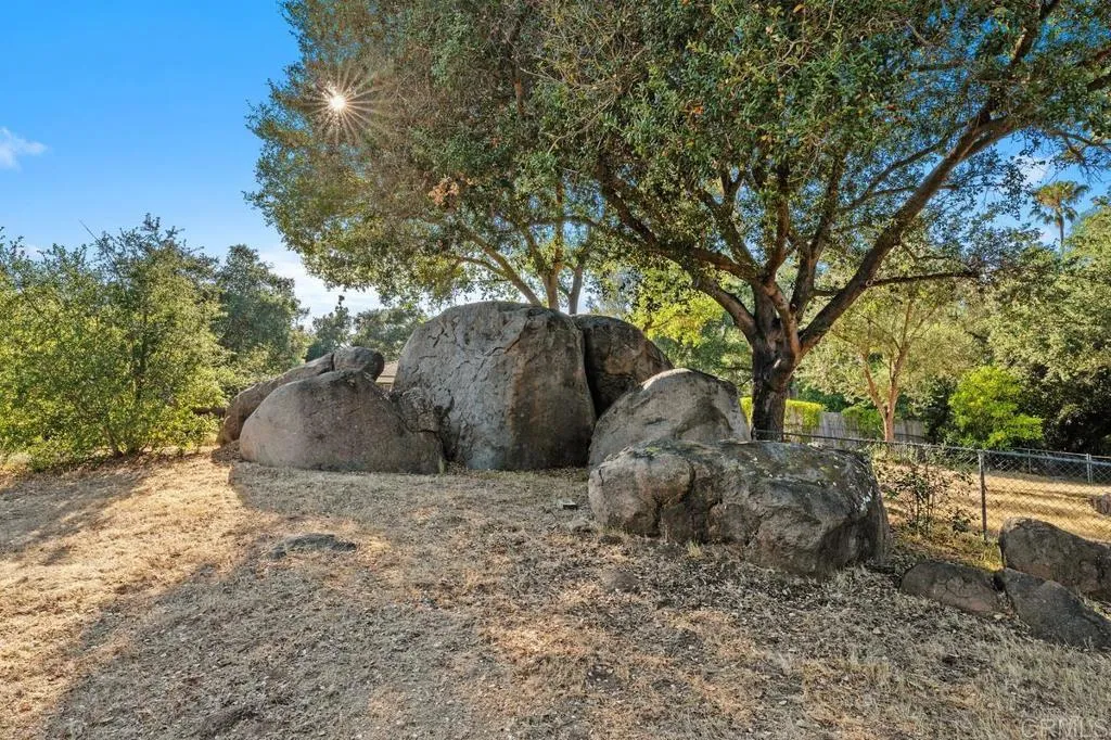 https://cdn.realtyfeed.com/cdn/127/306722200/2f84b3dc71bb3a6d8708f07a5c897a49.webp