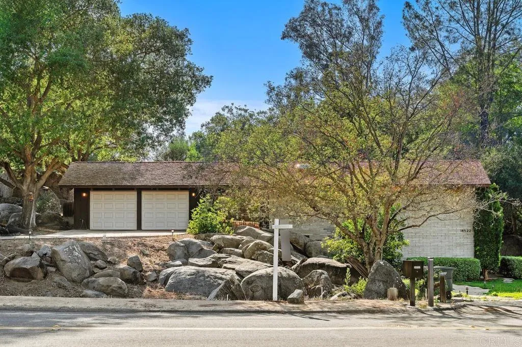 https://cdn.realtyfeed.com/cdn/127/306722200/79ff555fc3b1161625655bd2a08c3b76.webp